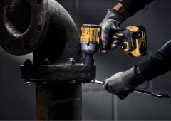 Dewalt DCF922P2T 18V 2x5.0AH Li-Ion Kömürsüz Çift Akülü Somun Sıkma Makinesi