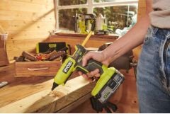 Ryobi RGL18-0 One+ 18V Akülü Sıcak Silikon Tabancası (Akü ve Şarj Cihazı Dahil Değildir) - 5133005002