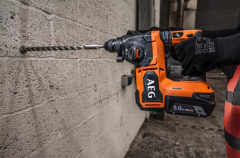 AEG BBH18BL2-502C 18 V 2x5.0 Ah Çift Akülü Kömürsüz Kırıcı Delici - 4935492343