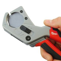 Milwaukee Ağır Hizmet Tipi Plastik Boru Kesme Makası 25 mm - 48224202