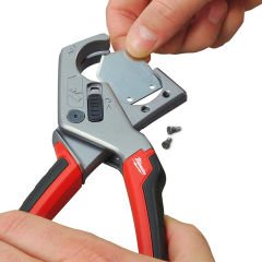 Milwaukee Ağır Hizmet Tipi Plastik Boru Kesme Makası 25 mm - 48224202